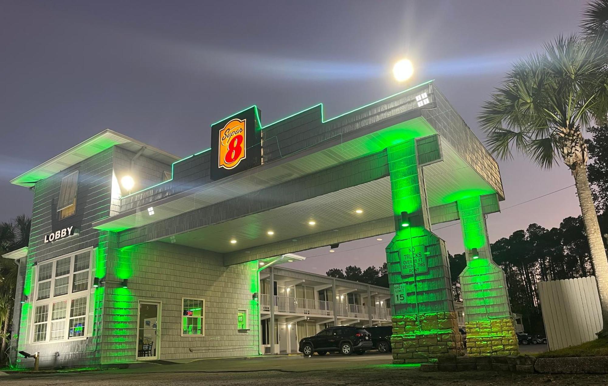 金斯兰温德姆速8酒店 外观 照片